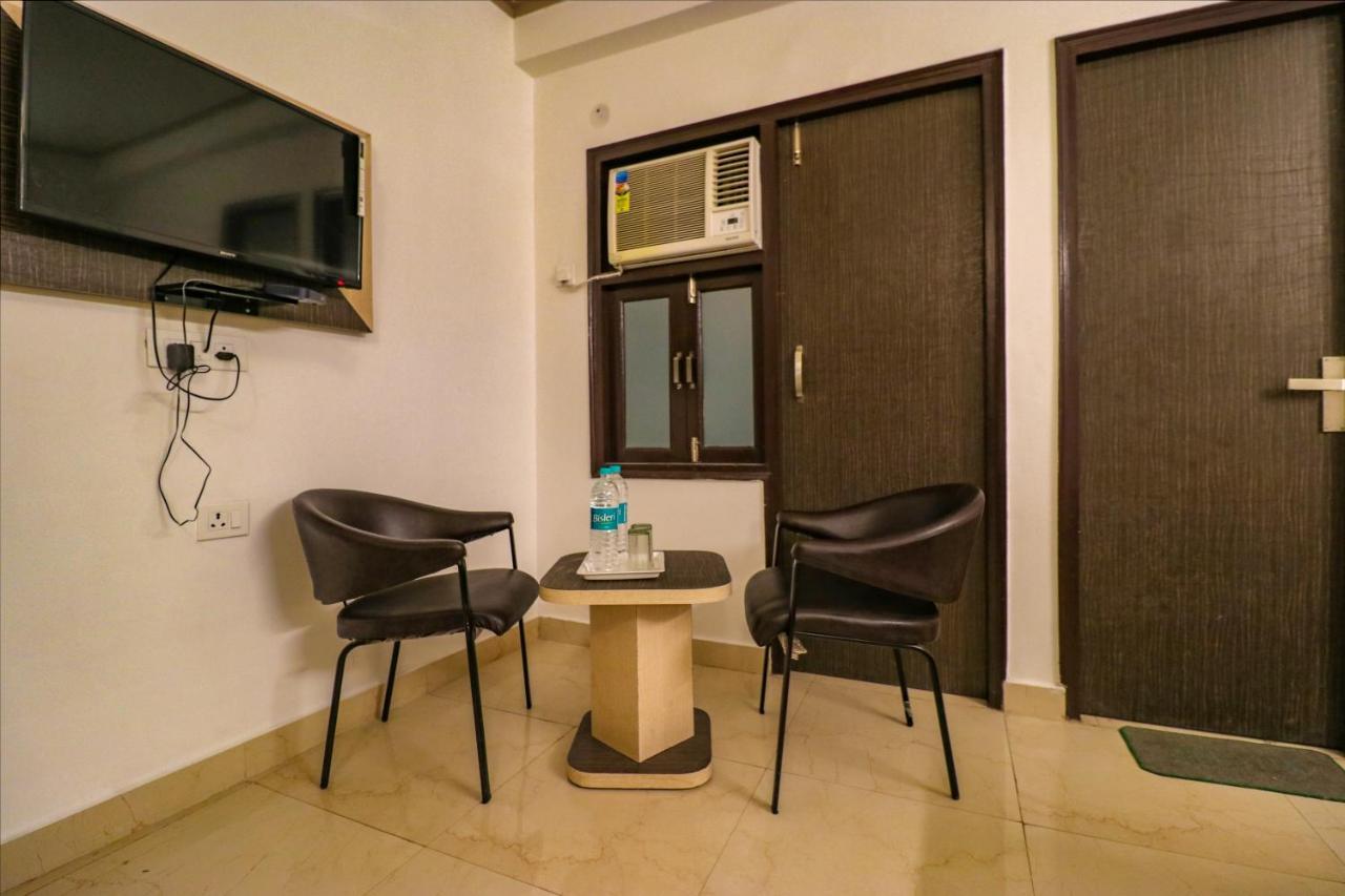 Готель Fabexpress Dolphin International Near Delhi Airport Нью-Делі Екстер'єр фото